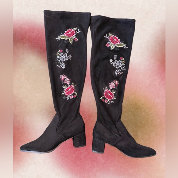Impo Shoes - 🌹Impo Black Floral Embroidered Heeled Boots
